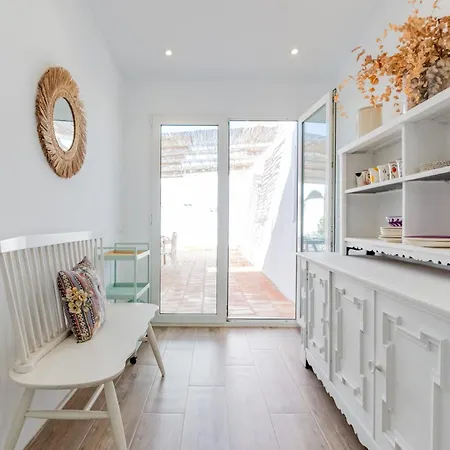 Cayetana - Spacious 4-bedroom With Private Pool Terrace & Bbq Villa *