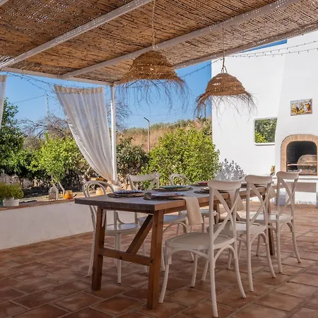 Villa Cayetana - Spacious 4-bedroom With Private Pool Terrace & Bbq