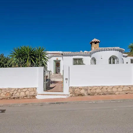 Cayetana - Spacious 4-bedroom With Private Pool Terrace & Bbq Malaga