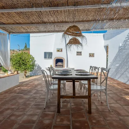 Cayetana - Spacious 4-bedroom With Private Pool Terrace & Bbq