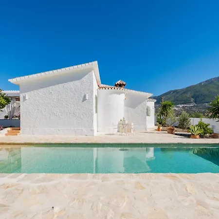 Cayetana - Spacious 4-bedroom With Private Pool Terrace & Bbq Villa *