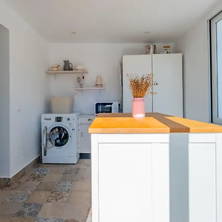 Cayetana - Spacious 4-bedroom With Private Pool Terrace & Bbq Villa