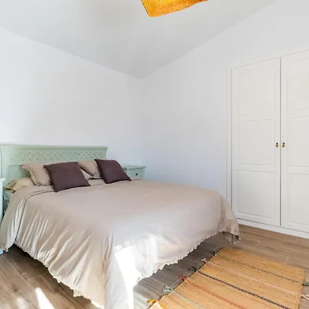 Villa Cayetana - Spacious 4-bedroom With Private Pool Terrace & Bbq *