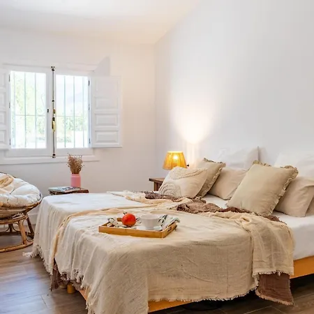 Cayetana - Spacious 4-bedroom With Private Pool Terrace & Bbq *