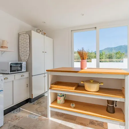 Cayetana - Spacious 4-bedroom With Private Pool Terrace & Bbq Villa