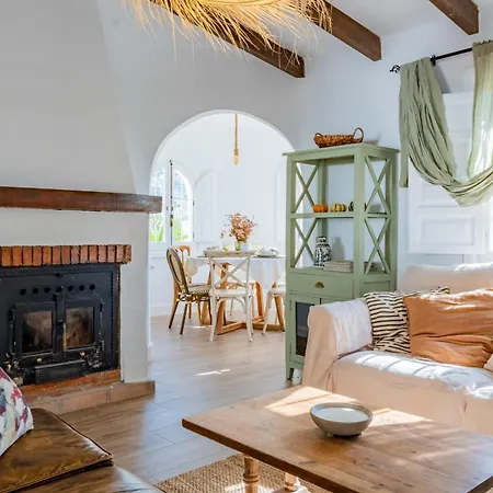 Cayetana - Spacious 4-bedroom With Private Pool Terrace & Bbq Villa *