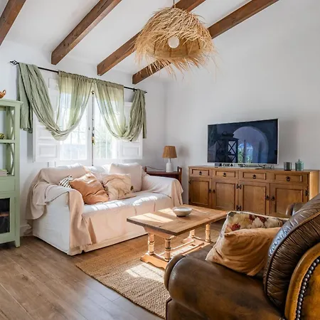 Cayetana - Spacious 4-bedroom With Private Pool Terrace & Bbq