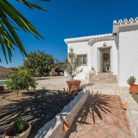 Villa Cayetana - Spacious 4-bedroom With Private Pool Terrace & Bbq *